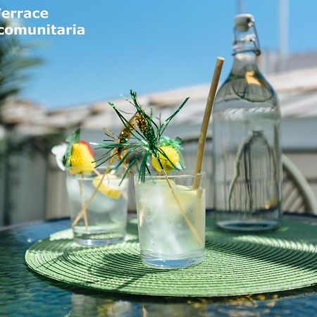 Hostly Rbh0 Modern Apartment Siviglia Esterno foto