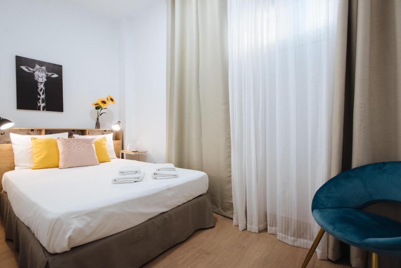 Hostly Rbh0 Modern Apartment Siviglia Esterno foto