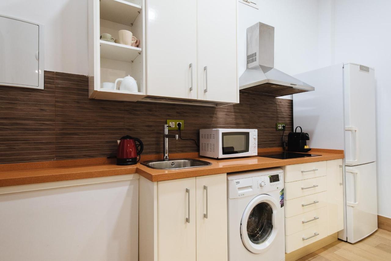 Hostly Rbh0 Modern Apartment Siviglia Esterno foto