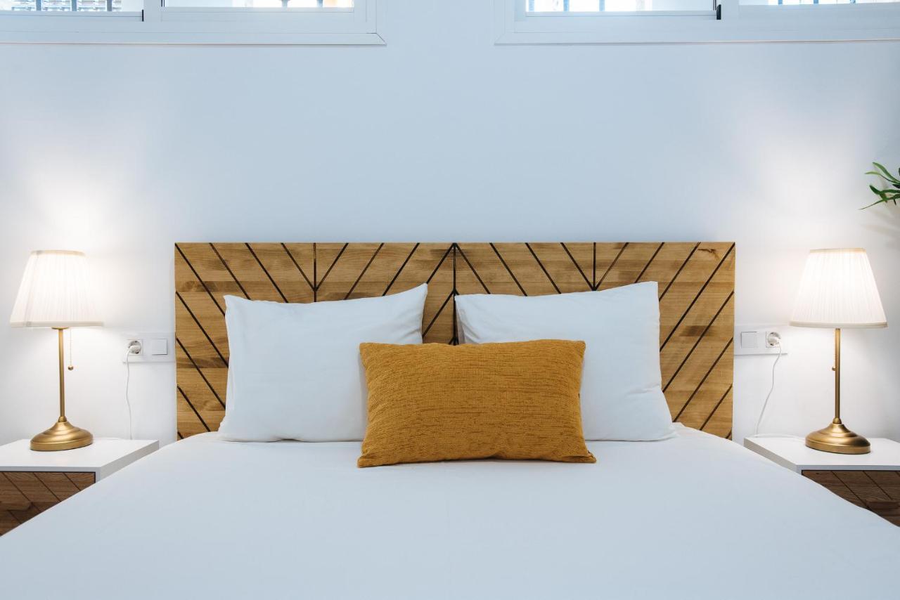 Hostly Rbh0 Modern Apartment Siviglia Esterno foto