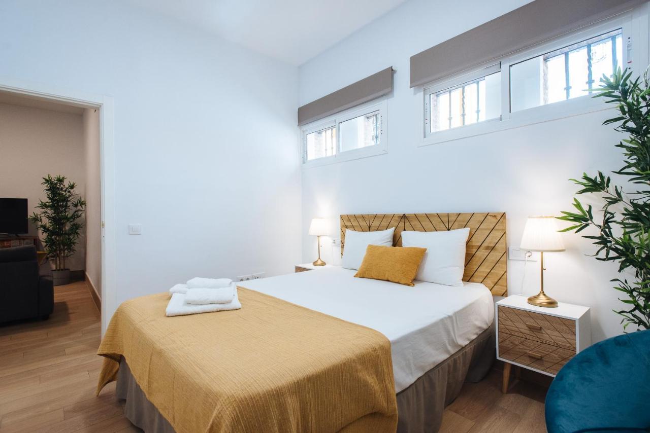 Hostly Rbh0 Modern Apartment Siviglia Esterno foto